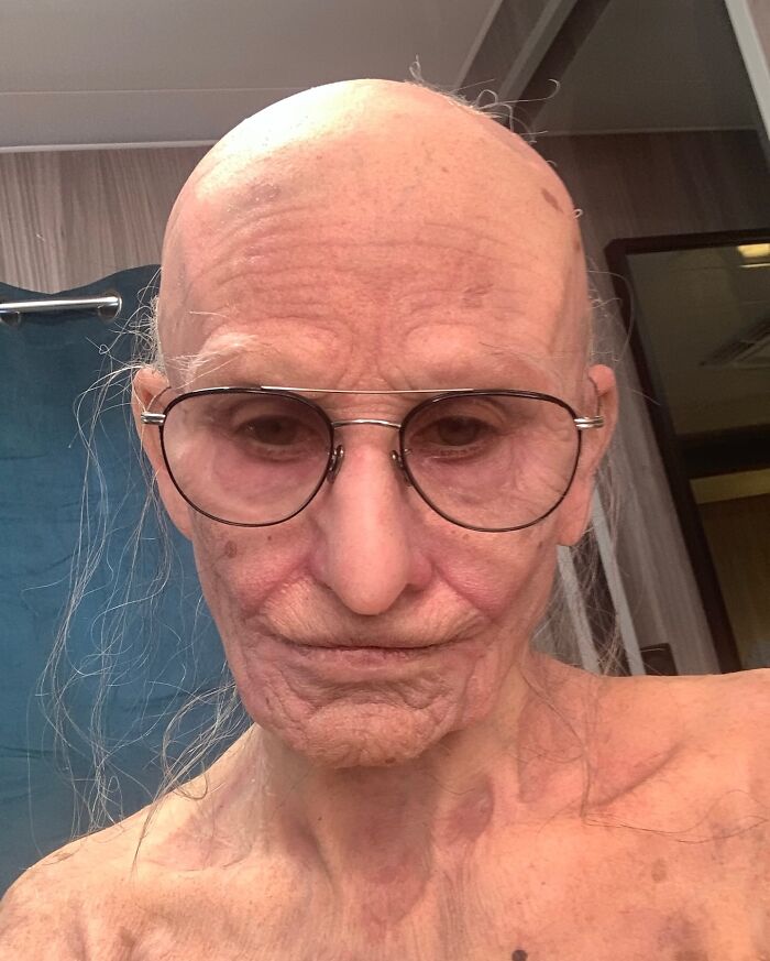 Demi Moore Transformed Beyond Recognition In Eerie Behind-The-Scenes Shots From "The Substance" Demi Moore Transformed Beyond Recognition In Eerie Behind-The-Scenes Shots From "The Substance"