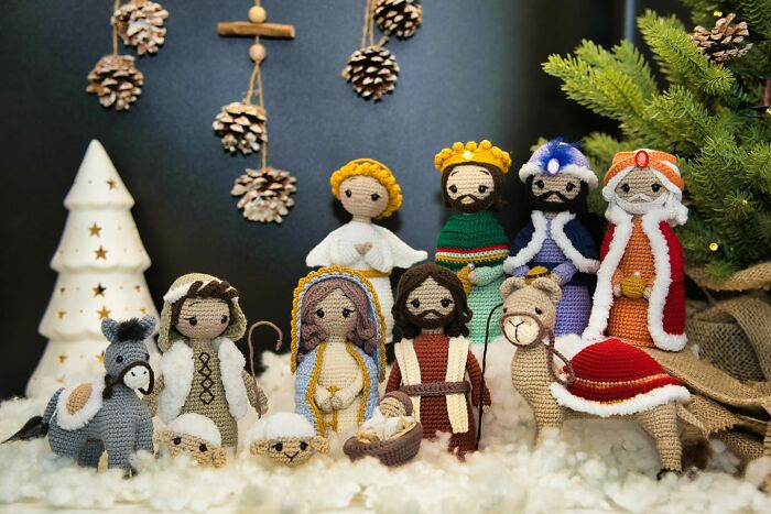 Nativity Magic – A Cozy, Handcrafted Scene For Your Holiday Season!