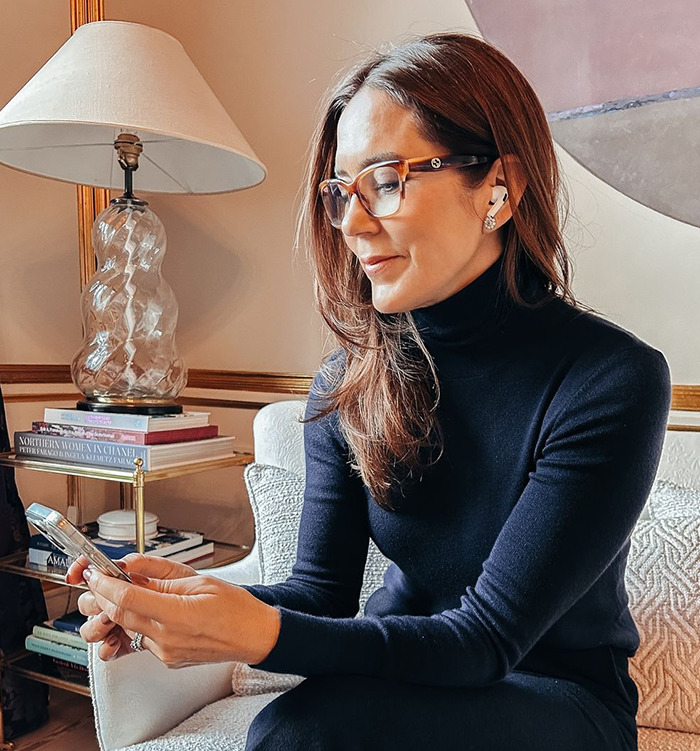 Queen Mary Of Denmark’s New Portrait Shows Tribute To Marriage: Has She “100% Forgiven Him?” Queen Mary Of Denmark’s New Portrait Shows Tribute To Marriage: Has She “100% Forgiven Him?”