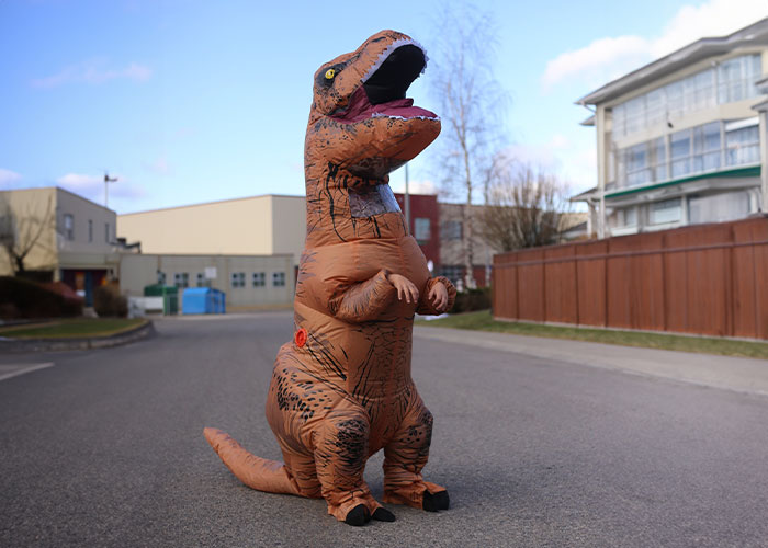 Customer Commits “Return Fraud”, Calls The Cops On Sales Agent Customer Commits “Return Fraud”, Calls The Cops On Sales Agent