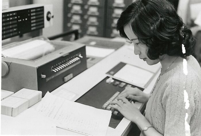 30 Older People List Once Popular Jobs That Have Since Vanished In 2024