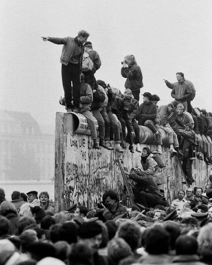 Fall Of The Berlin Wall (1989)