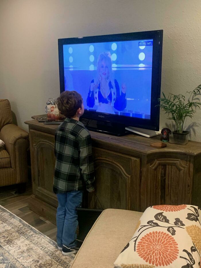 5 Year Old's First Time Seeing Dolly Parton