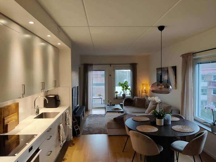 24, First Time Living Alone And It's Awesome!