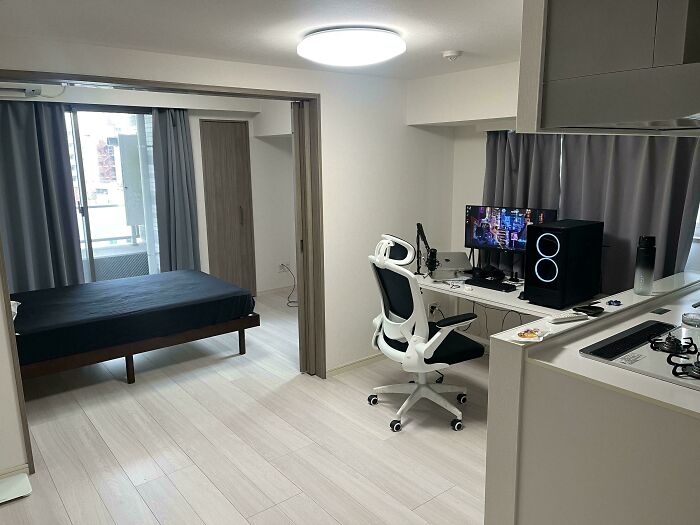 Friends Say Its All American Psycho In Here