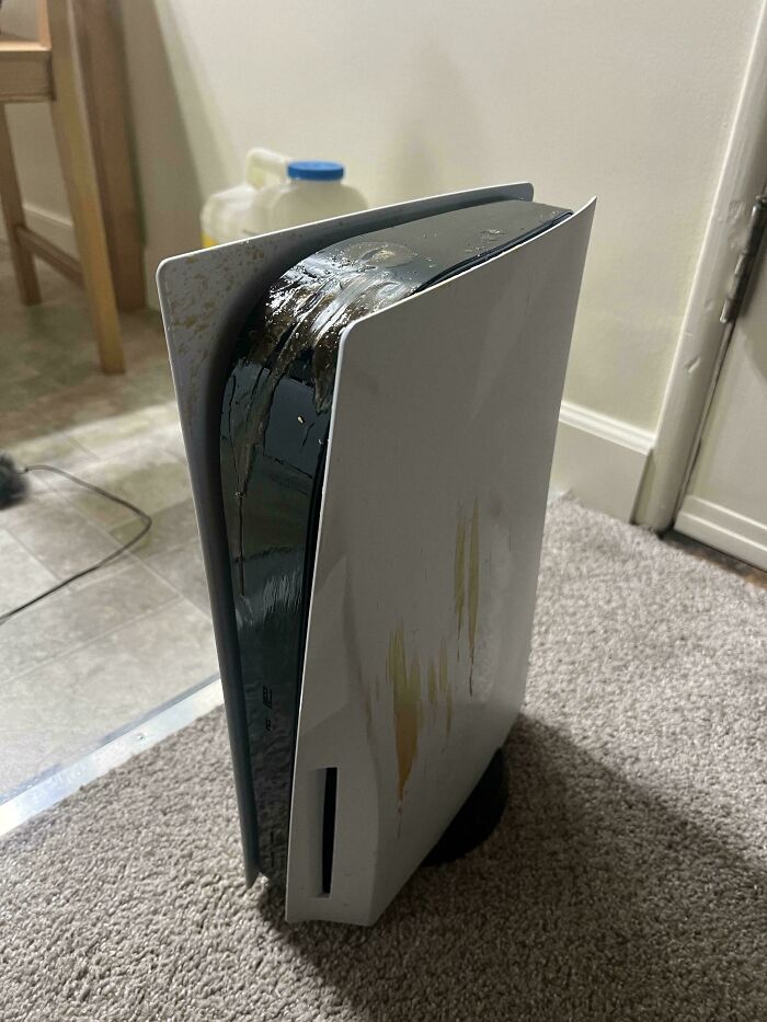 GF Accidentally Spilled Hot Wax On Ps5