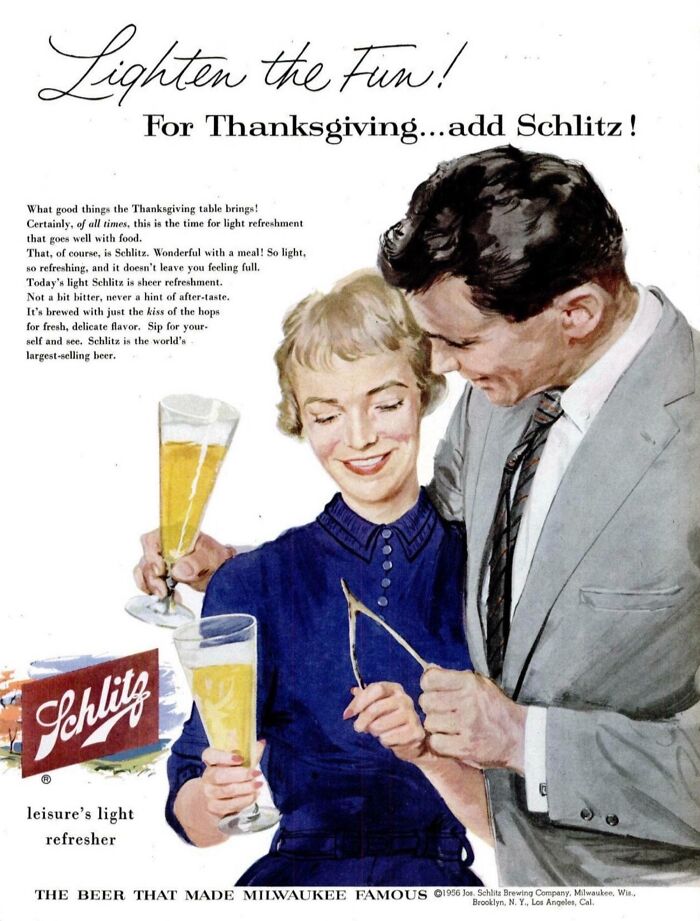 Vintage Thanksgiving ad featuring a smiling couple serving Schlitz beer, promoting holiday cheer.
