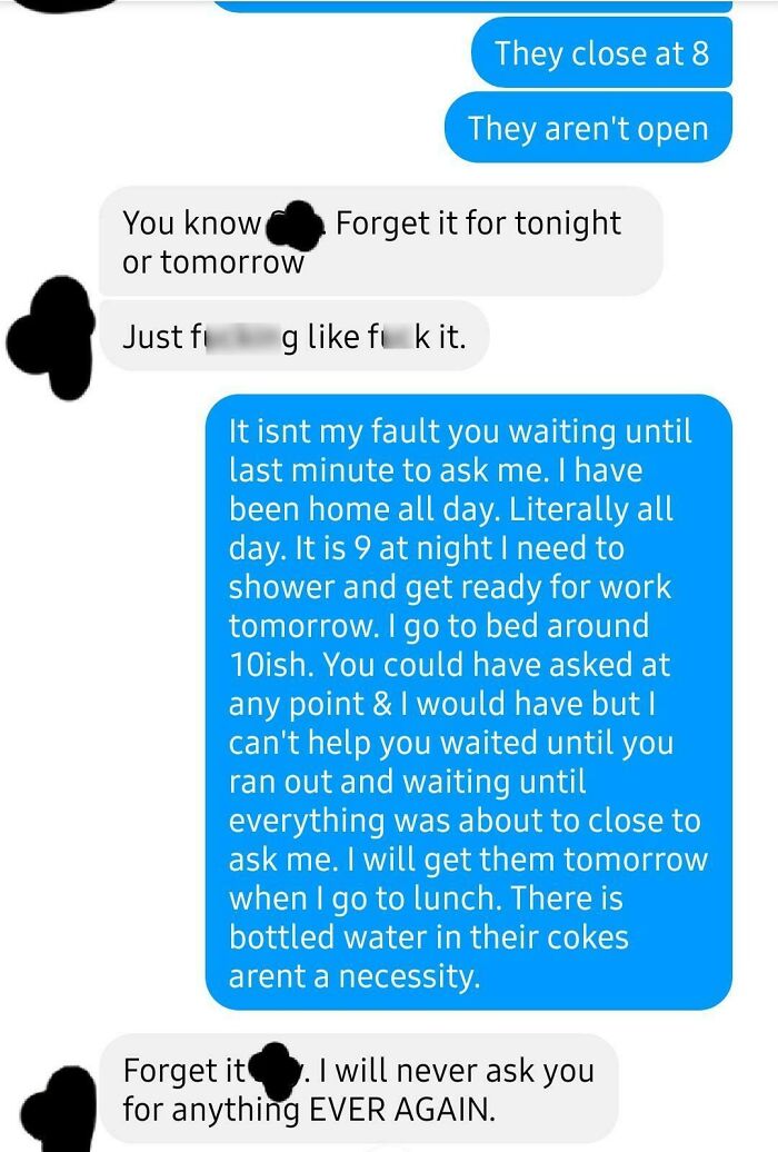 Text conversation highlighting toxic mother-child relationship through argumentative messages.