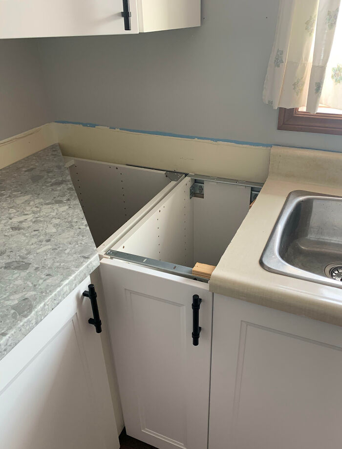 Waited 3 Weeks For New Countertops. Installers Dropped And Broke The Sink Side Piece