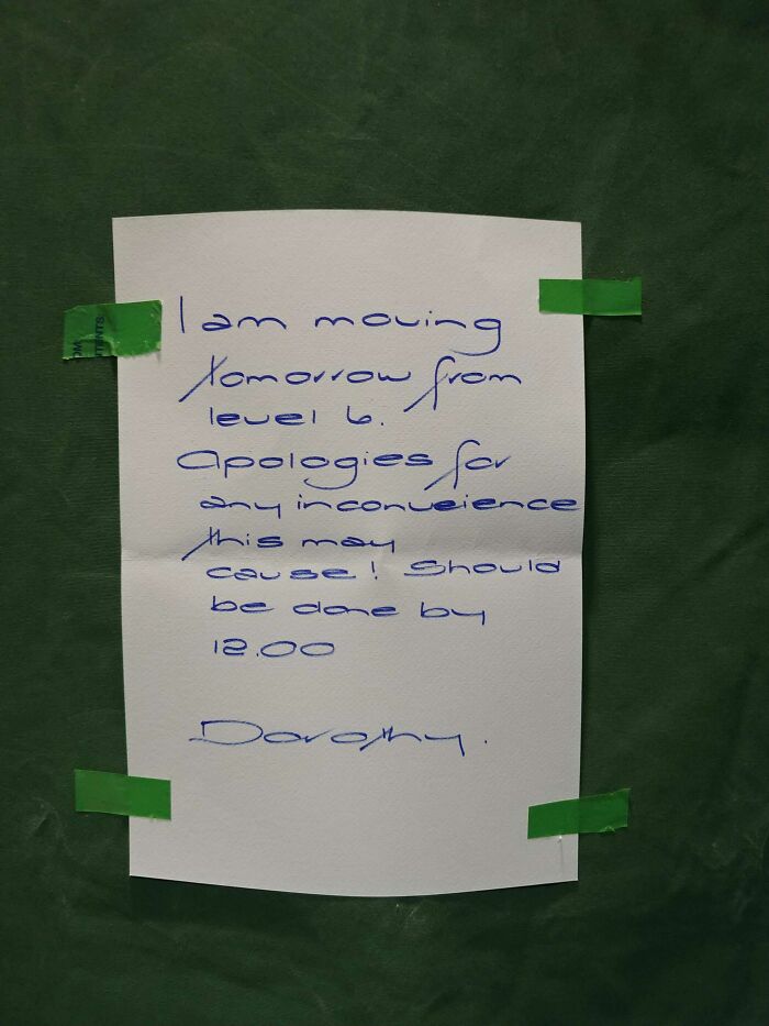 Handwritten note on a green background, announcing a move from level 6.