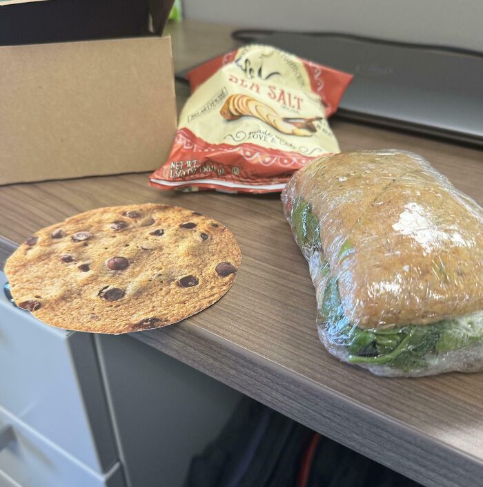 Box Lunch From Sandwich Shop Comes With Picture Of A Cookie, Rather Than An Actual Cookie