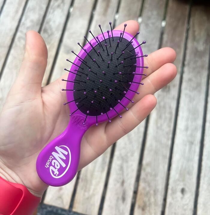 Tame Tangles In A Flash With This Mini Detangling Hair Brush And Keep Your Hair Looking Great, Even On The Go