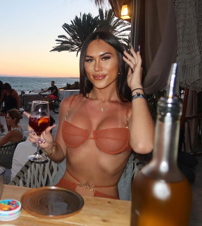 Adult Star Evicted From Airbnb After Sleeping With 55 School Graduates In A Day Adult Star Evicted From Airbnb After Sleeping With 55 School Graduates In A Day