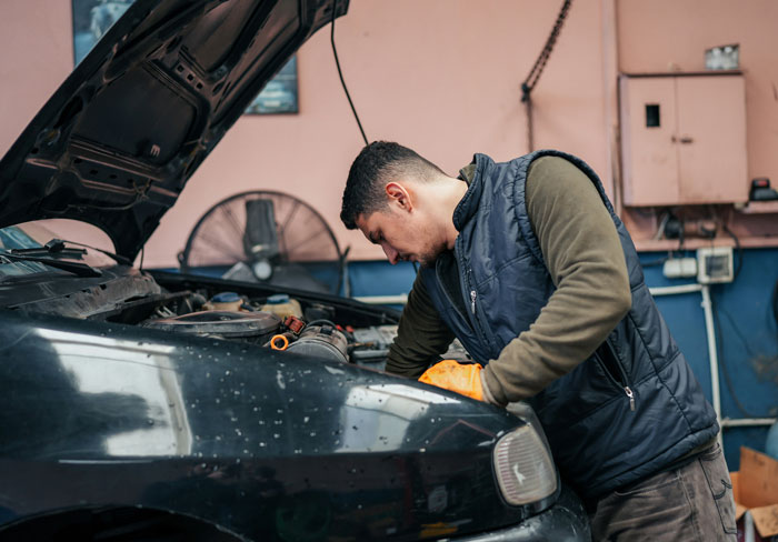 Estas 38 personas nos contaron qué ideas para ahorrar dinero valen la pena y cuáles son una pérdida de tiempo