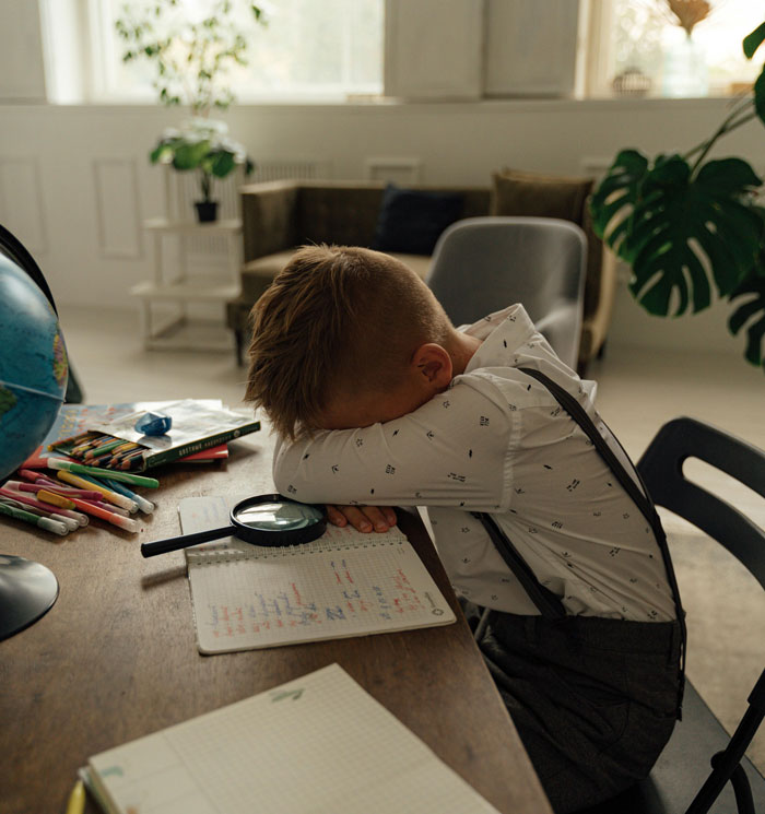 “She Thought Our Home Life Was Insane”: 30 People Share Their Weirdest Childhood Home Rules