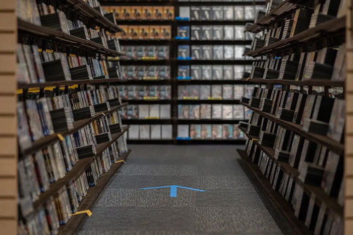 Man Creates Blockbuster VHS Store In His Tiny Bedroom Closet, Says "This Is Art"