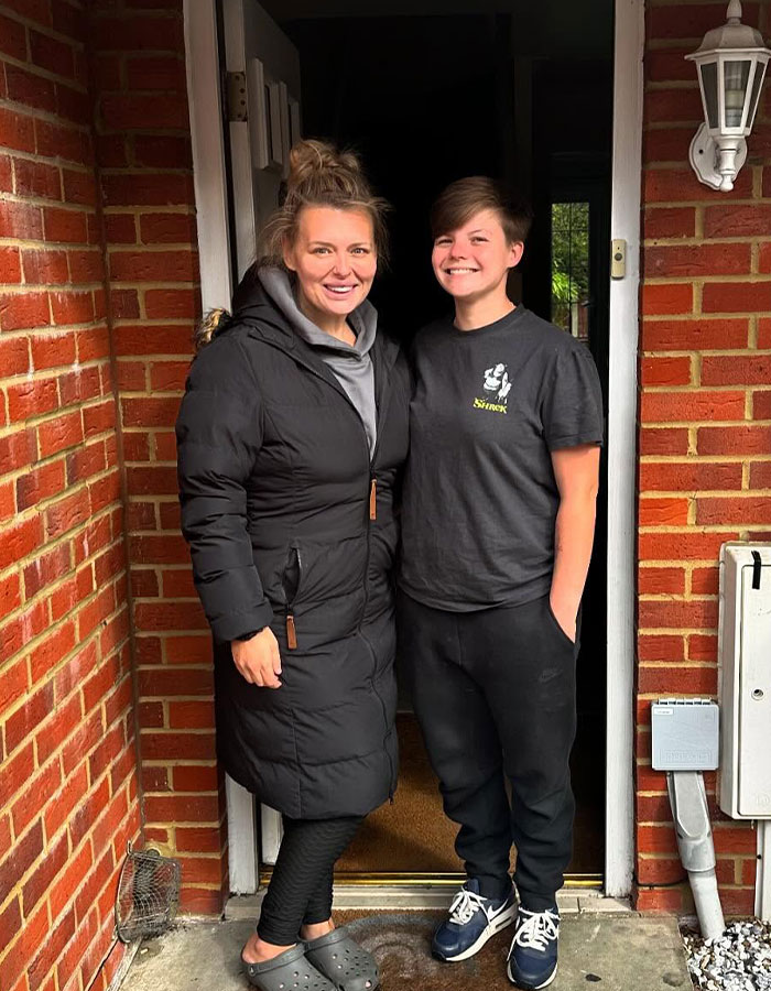 Bride Viciously Trolled For Marrying Someone Who Looks Like A “10-Year-Old” Boy Bride Viciously Trolled For Marrying Someone Who Looks Like A “10-Year-Old” Boy