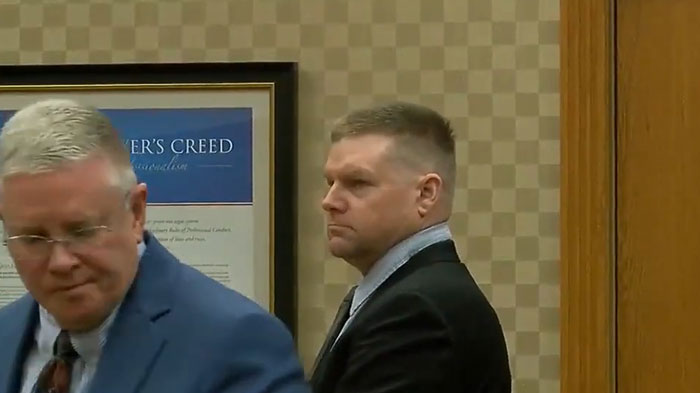 “Should Get A Medal”: Dad Ends Life Of Daughter’s Ex Who Threatened To Expose Her Intimate Pics “Should Get A Medal”: Dad Ends Life Of Daughter’s Ex Who Threatened To Expose Her Intimate Pics