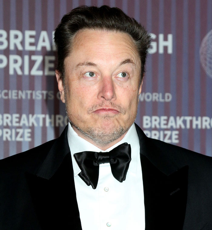 &ldquo;I&rsquo;m A Time-Travelling Vampire Alien&rdquo;: Elon Musk Makes Stunning Claim He&rsquo;s 3,000 Years Old