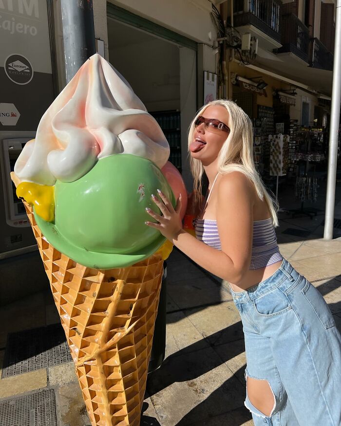 "First Baby Ever On Mars": Model Wants To Carry Elon Musk&rsquo;s Child And Give Birth On The Red Planet