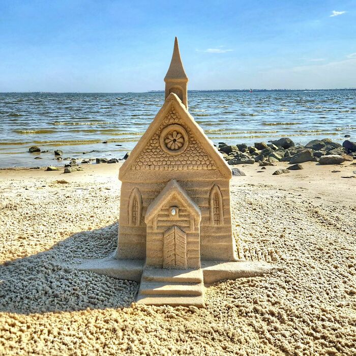 From Childhood Castles To Coastal Masterpieces: The Art Of Janel Hawkins' Sand Architectures (30 Pics)