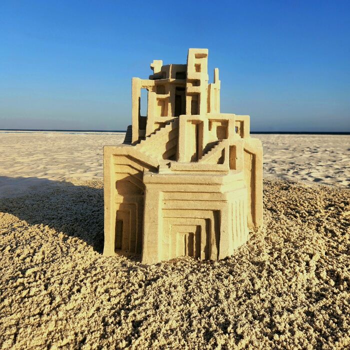 From Childhood Castles To Coastal Masterpieces: The Art Of Janel Hawkins' Sand Architectures (30 Pics)