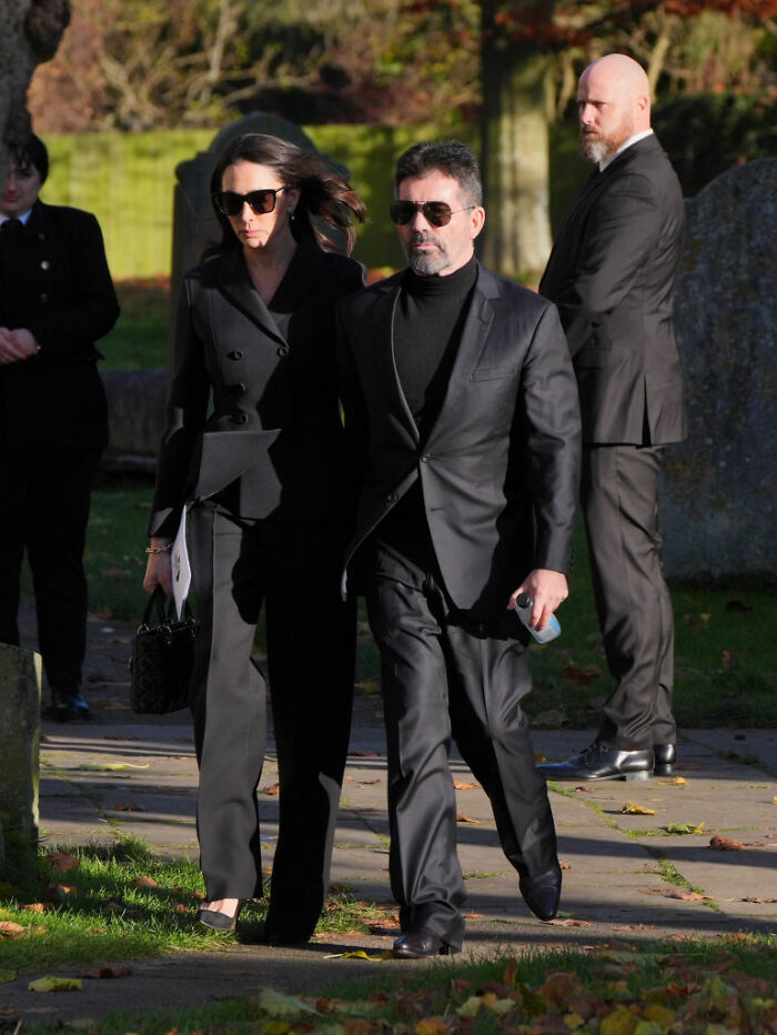 Simon Cowell Faces Backlash For Attending Liam Payne’s Funeral: “No One Is Holding Him Accountable” Simon Cowell Faces Backlash For Attending Liam Payne’s Funeral: “No One Is Holding Him Accountable”