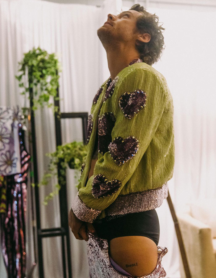 "Who Determines This?": People's Sexiest Man Alive Sparks Fury Following Harry Styles Controversy "Who Determines This?": People's Sexiest Man Alive Sparks Fury Following Harry Styles Controversy