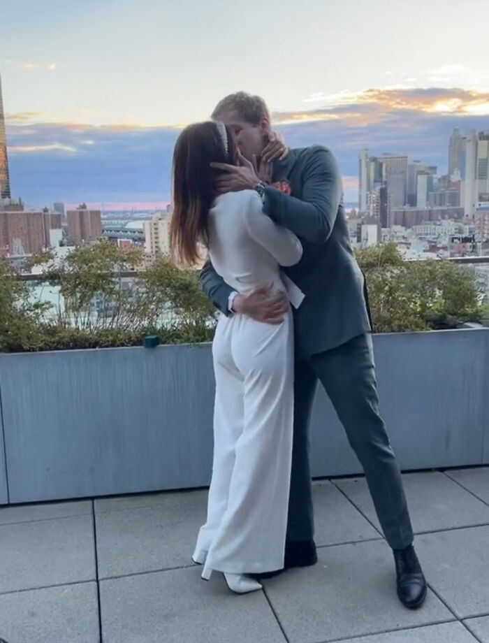 This French Couple Had An Unexpected Surprise For Their Guests A Few Hours Before Their Wedding This French Couple Had An Unexpected Surprise For Their Guests A Few Hours Before Their Wedding