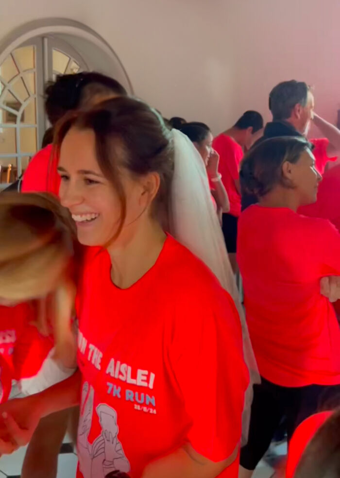 This French Couple Had An Unexpected Surprise For Their Guests A Few Hours Before Their Wedding This French Couple Had An Unexpected Surprise For Their Guests A Few Hours Before Their Wedding