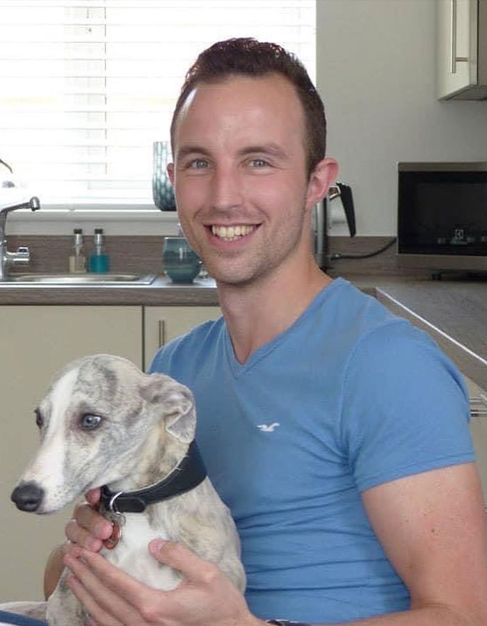 "So Heartbreaking": Vet Ends His Life After Rich Owners Neglected Pets And Demanded Euthanasia "So Heartbreaking": Vet Ends His Life After Rich Owners Neglected Pets And Demanded Euthanasia