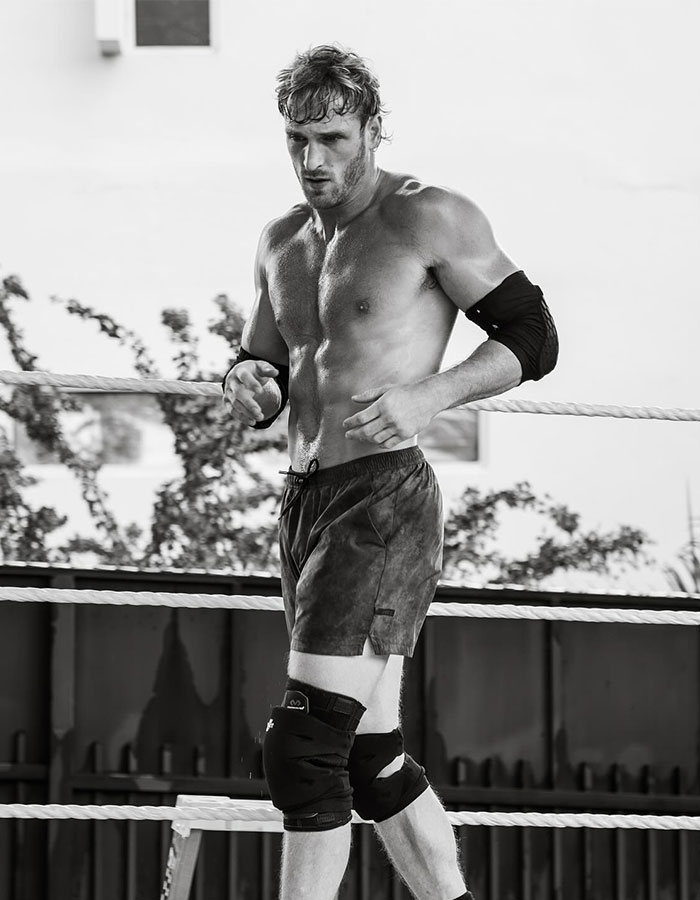 Jake Paul Left Speechless As Netflix Accidentally Shows Mike Tyson’s Bare Backside Before Fight Jake Paul Left Speechless As Netflix Accidentally Shows Mike Tyson’s Bare Backside Before Fight