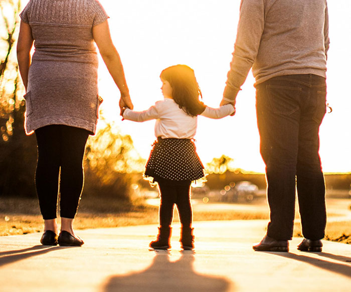 Man Takes DNA Test After Suspecting Child Is &ldquo;Too Pretty&rdquo; To Be His&mdash;Discovers Stunning Twist