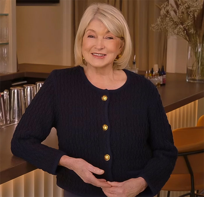 Outrage Sparked As Martha Stewart Pushes &ldquo;Touchy&rdquo; Drew Barrymore Away In &ldquo;Creepy&rdquo; Interview