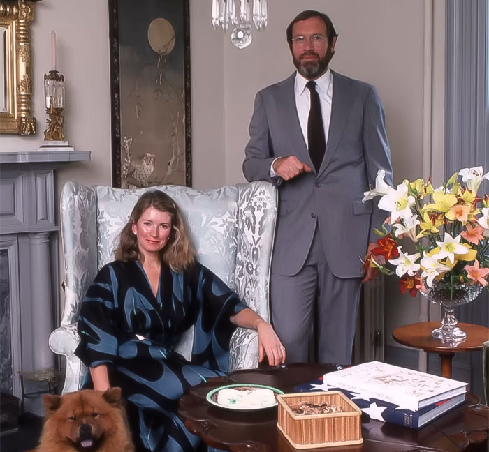 Outrage Sparked As Martha Stewart Pushes &ldquo;Touchy&rdquo; Drew Barrymore Away In &ldquo;Creepy&rdquo; Interview