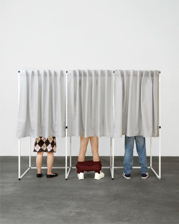 Artist Uses Hyperrealistic Sculptures To Explore Society Through Absurdity Artist Uses Hyperrealistic Sculptures To Explore Society Through Absurdity