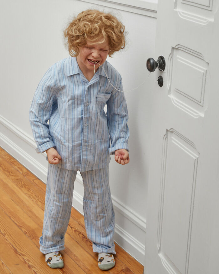 Artist Uses Hyperrealistic Sculptures To Explore Society Through Absurdity Artist Uses Hyperrealistic Sculptures To Explore Society Through Absurdity