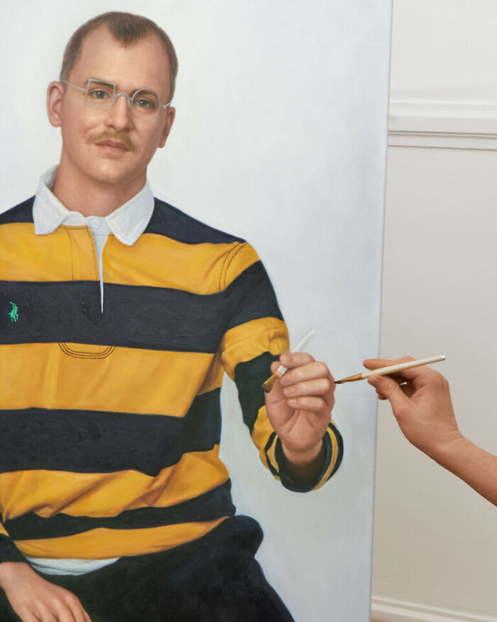 Artist Uses Hyperrealistic Sculptures To Explore Society Through Absurdity Artist Uses Hyperrealistic Sculptures To Explore Society Through Absurdity