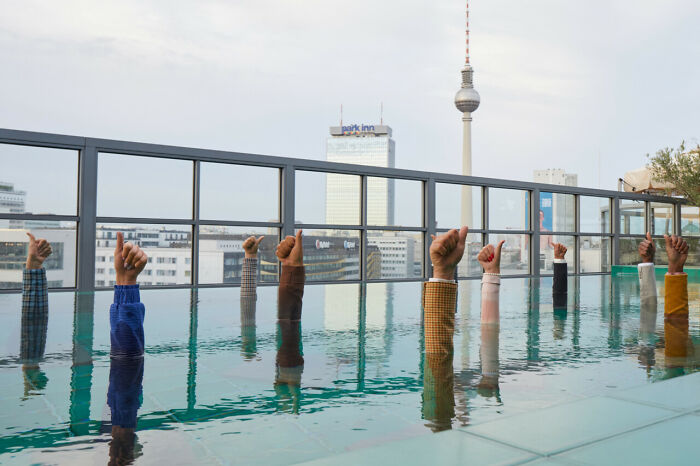 Artist Uses Hyperrealistic Sculptures To Explore Society Through Absurdity Artist Uses Hyperrealistic Sculptures To Explore Society Through Absurdity