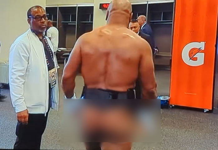 Jake Paul Left Speechless As Netflix Accidentally Shows Mike Tyson’s Bare Backside Before Fight Jake Paul Left Speechless As Netflix Accidentally Shows Mike Tyson’s Bare Backside Before Fight