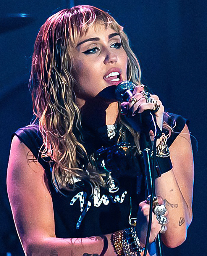 Mercury Is In Retrograde: These Are The Most Impacted Zodiac Signs, According To Astrologers