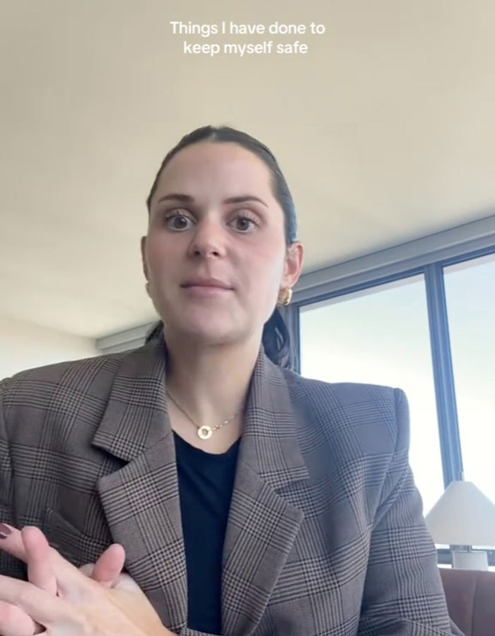 Here Are Some Practical Everyday Safety Tips for Women, Recommended By Anna Kendrick Here Are Some Practical Everyday Safety Tips for Women, Recommended By Anna Kendrick