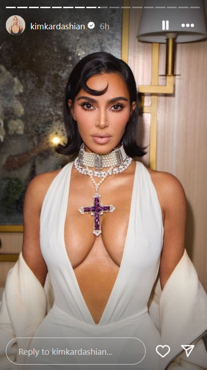 "Vulgar": Kim Kardashian Slammed For Wearing Princess Diana’s Cross Pendant In “Sleazy” Look "Vulgar": Kim Kardashian Slammed For Wearing Princess Diana’s Cross Pendant In “Sleazy” Look