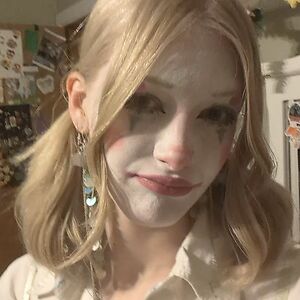 lilywintermoon avatar