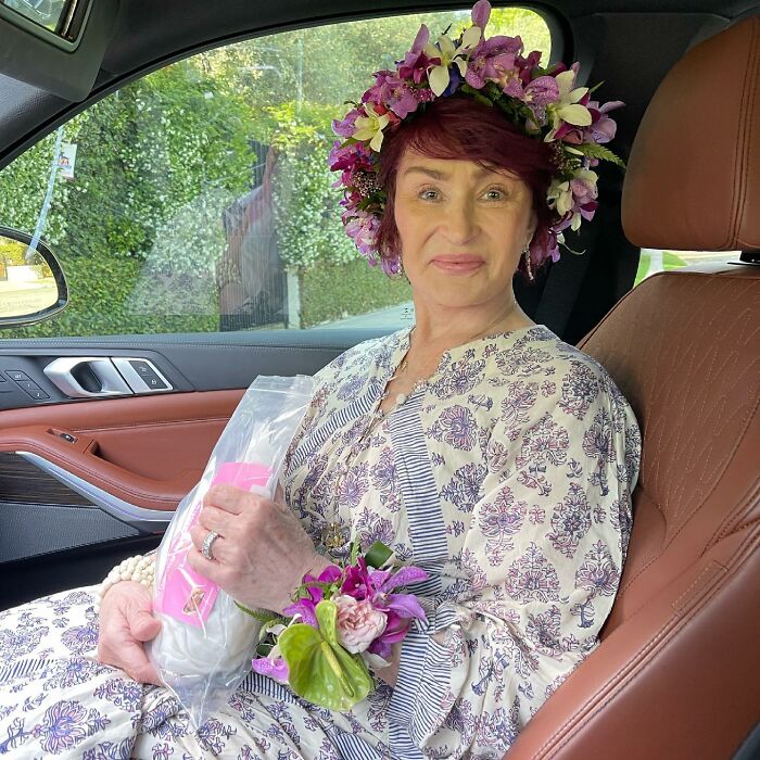 &ldquo;Can&rsquo;t She Just Leave Her Face Alone?&rdquo;: Sharon Osbourne Looks Unrecognizable During Outing