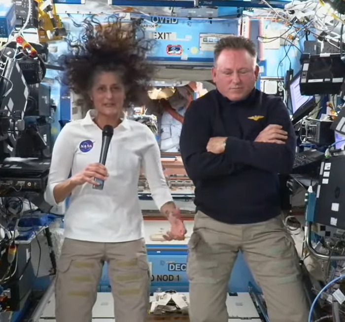 Stranded Astronauts Are Surviving On Soup Made With Their Urine: "Totally Different Pea Soup" Stranded Astronauts Are Surviving On Soup Made With Their Urine: "Totally Different Pea Soup"