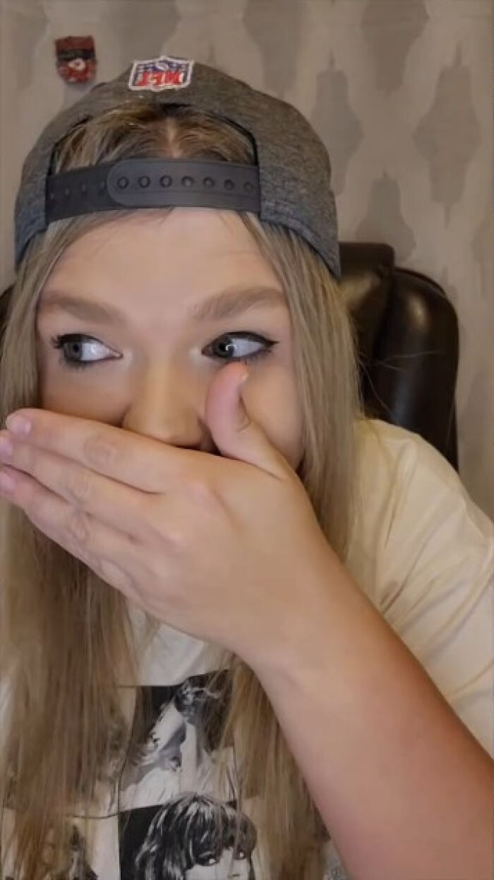 &ldquo;Insane&rdquo;: Taylor Swift Fan Discovers Singer Bought Vintage Jacket She Sold Online, Shows Proof