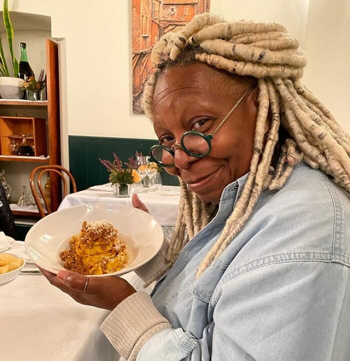 Whoopi Goldberg Accuses Famed Bakery Of Refusing To Make Her Birthday Order Because Of “Politics” Whoopi Goldberg Accuses Famed Bakery Of Refusing To Make Her Birthday Order Because Of “Politics”