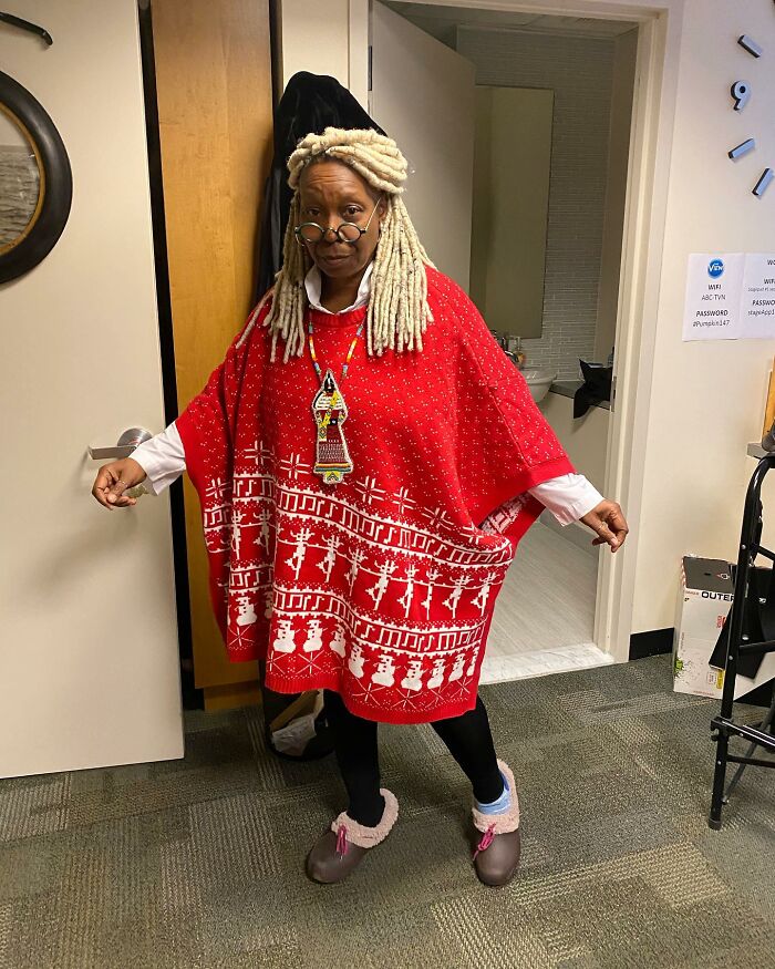 Whoopi Goldberg Accuses Famed Bakery Of Refusing To Make Her Birthday Order Because Of “Politics” Whoopi Goldberg Accuses Famed Bakery Of Refusing To Make Her Birthday Order Because Of “Politics”