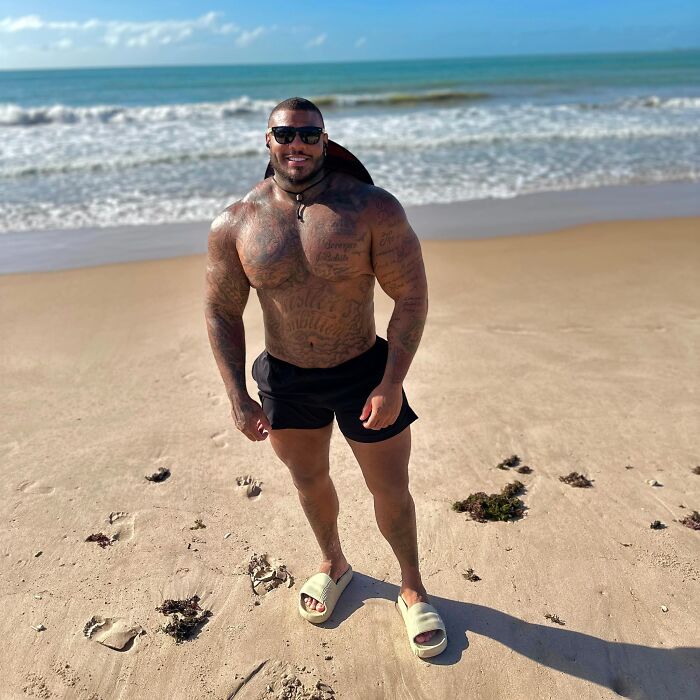 Nayron Santos Felipe Went From Obesity To Fitness In 12 Months, And Here&rsquo;s His Amazing Transformation